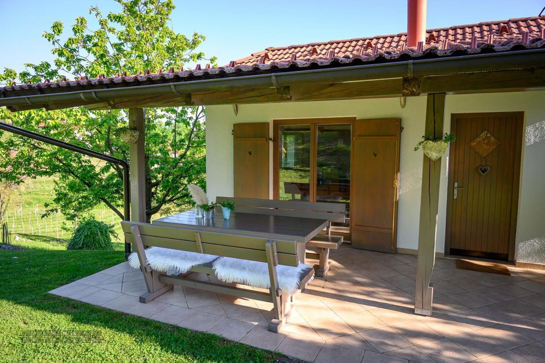 Vineyard Cottage Klemencic โนโวเมสโต ภายนอก รูปภาพ